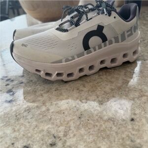 On Running White and Black Sneakers size 8 worn 3-4x